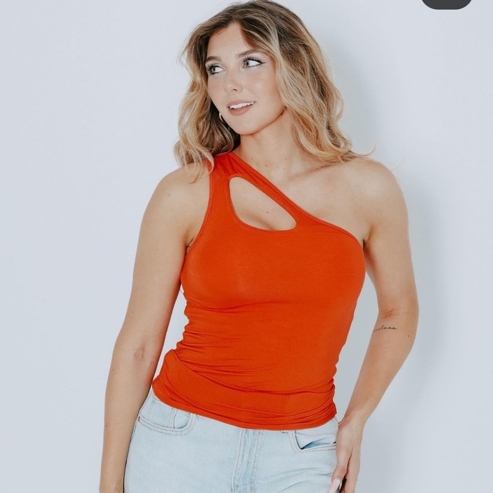 NWT Klassy Network one shoulder brami